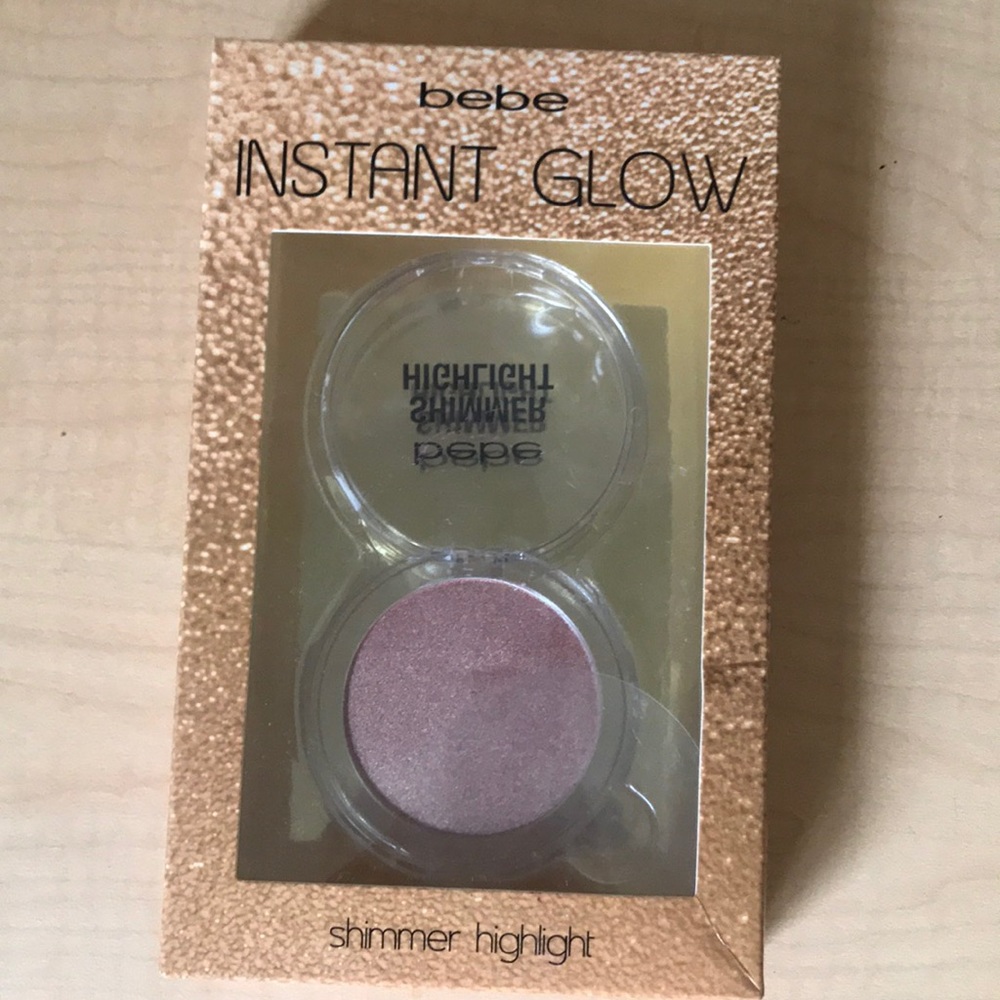 Makeup highlighter